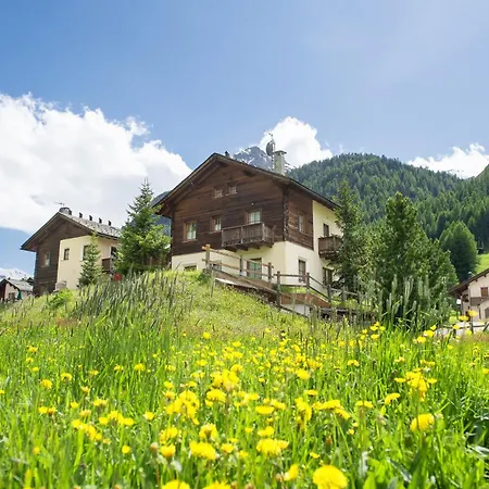 Residence Le Cascate Livigno Exterior photo