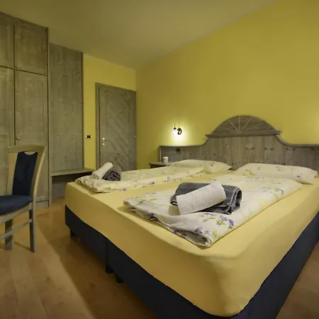 Residence Le Cascate Livigno Exterior photo